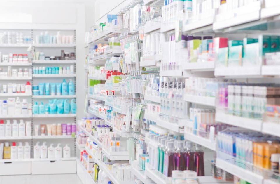 Seven Contabilidade - Serviços Contábeis shutterstock 390599908 1 1 1 farmacia